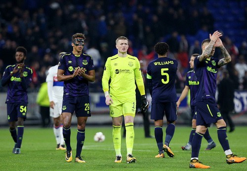 Arsenal mất điểm s&acirc;n nh&agrave;, Everton bị loại khỏi Europa League - Ảnh 6.