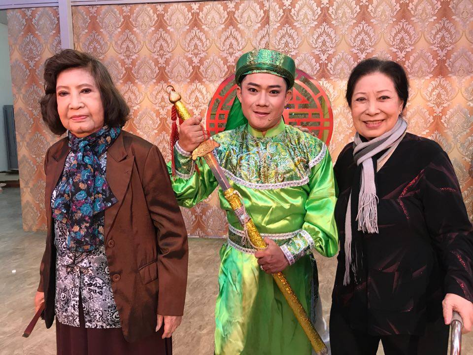 NSƯT Diệu Hiền bật khóc khi Khu Dưỡng lão có sân khấu mới