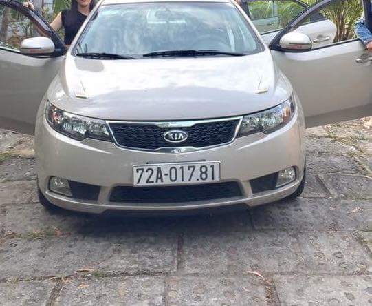 Cả nhà đi du lịch, trộm vào, bẻ khóa lấy ô tô
