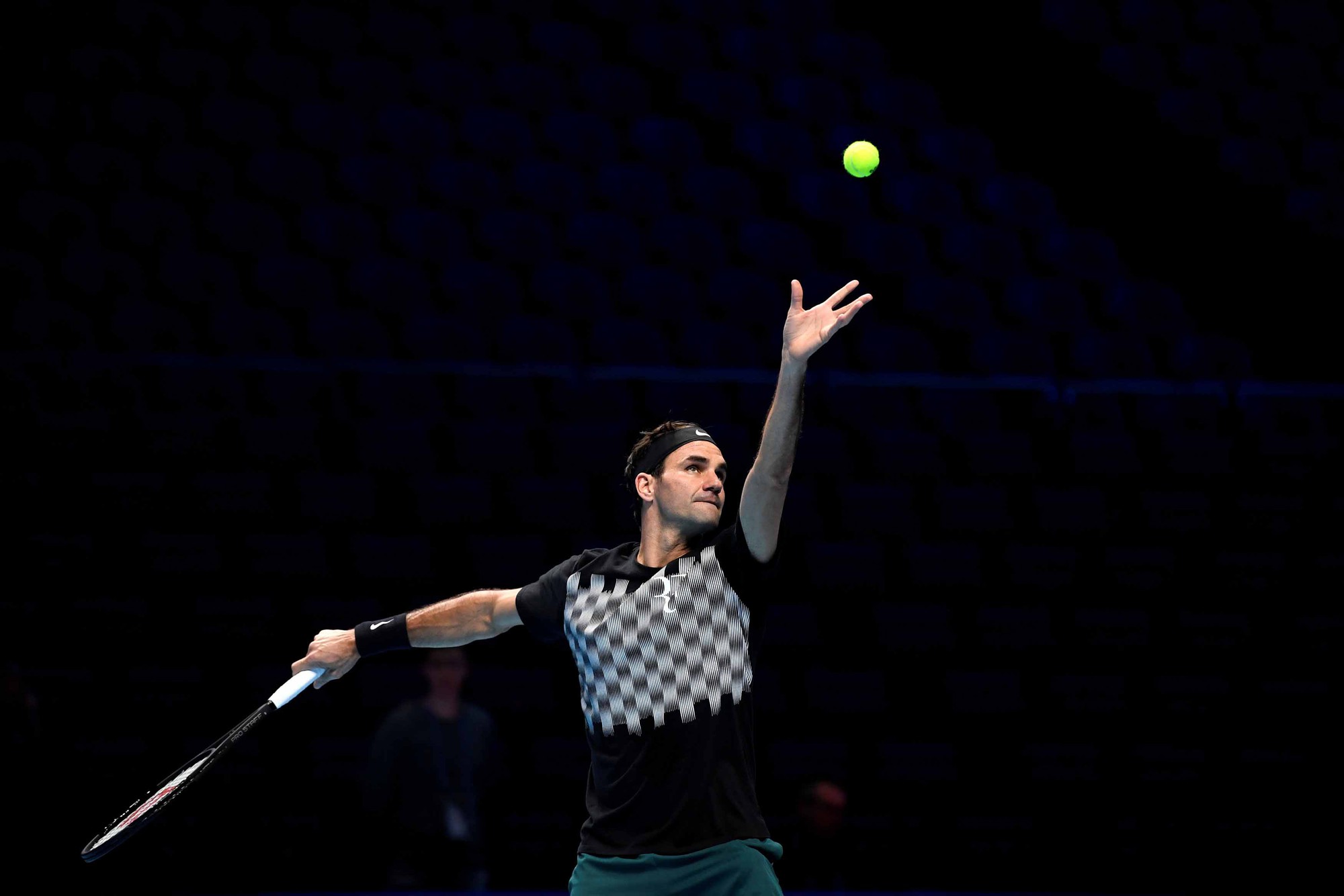 Federer sẵn sàng tỏa sáng ở London - Ảnh 1.