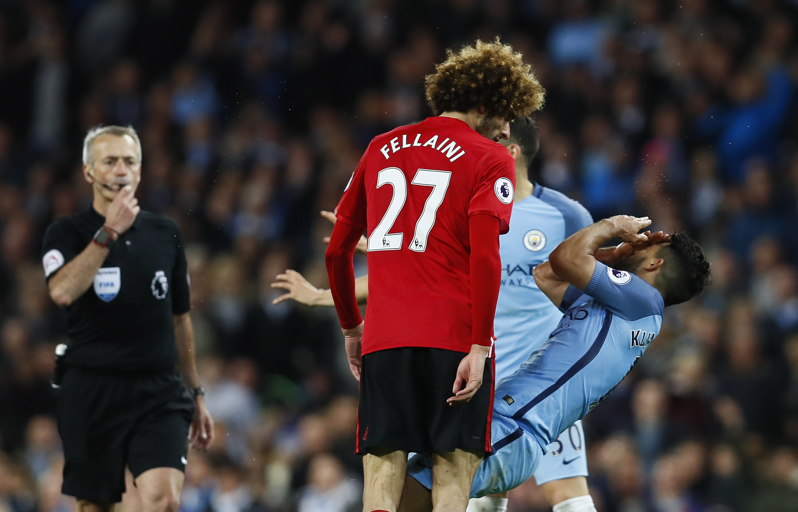 Mourinho mắng Fellaini, M.U chia điểm tại Etihad