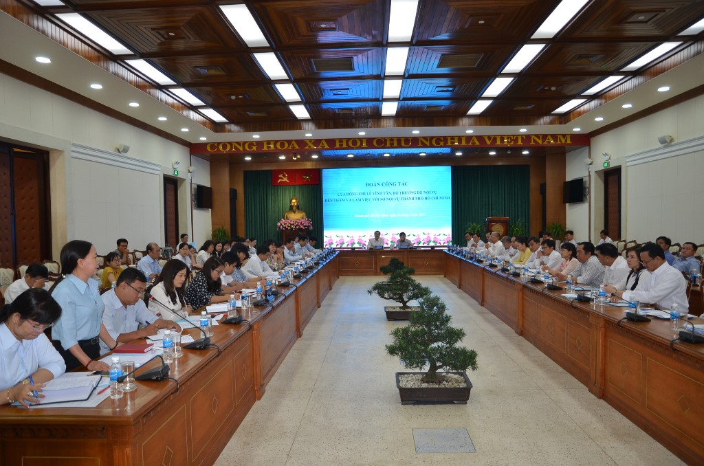Không tìm ra người để giảm biên chế!