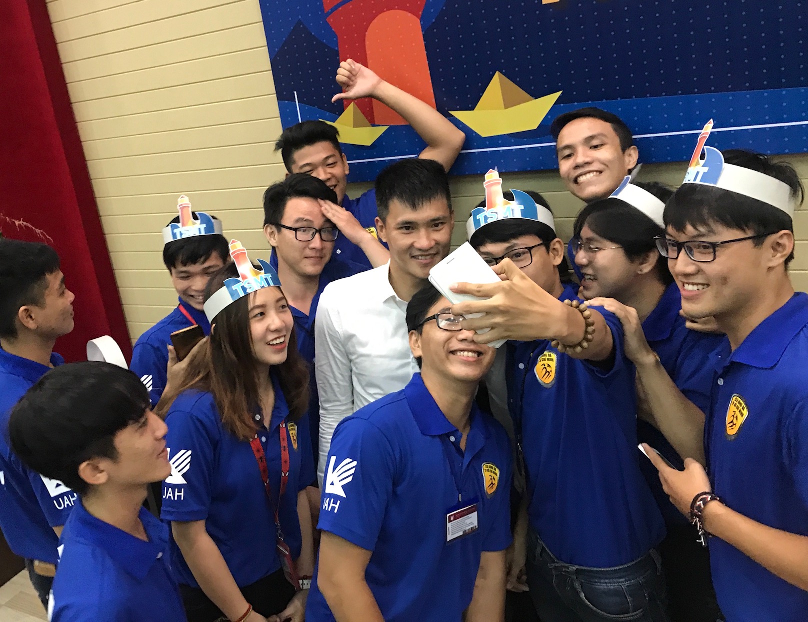 Lê Công Vinh tiếp sức mùa thi