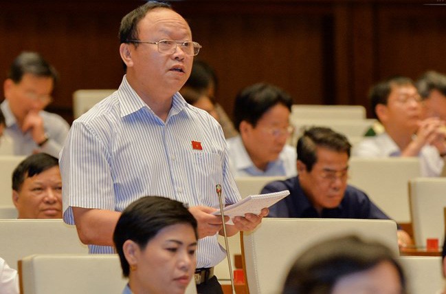 Kinh tế thị trường rồi, xây dựng, may mặc có phải quân đội hoá nữa không?
