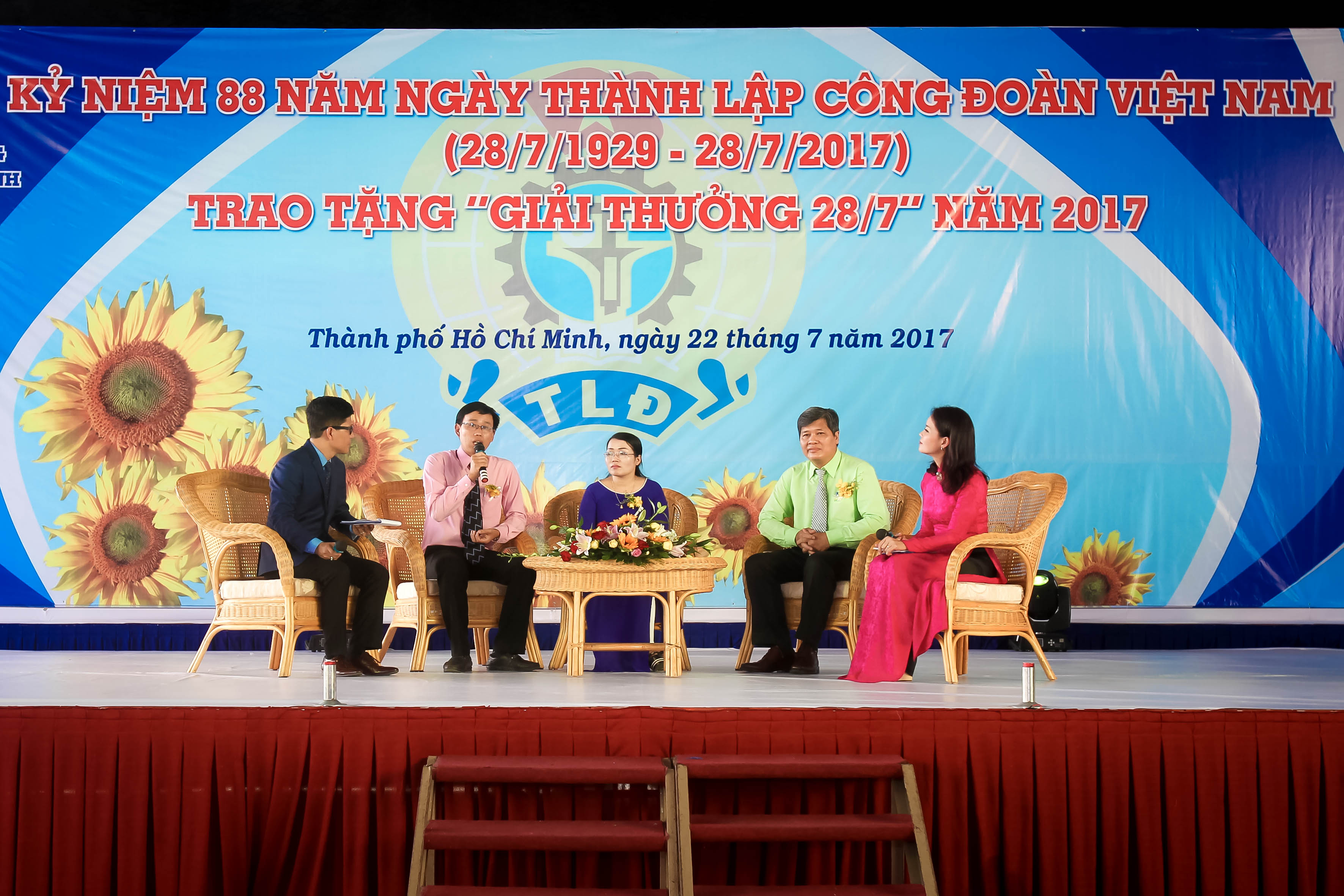 Lấy niềm vui, hạnh ph&uacute;c của c&ocirc;ng nh&acirc;n l&agrave;m niềm vui, hạnh ph&uacute;c của ch&iacute;nh m&igrave;nh - Ảnh 2.