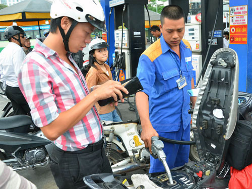 Cho rằng tăng 8.000 đồng/lít quá cao, VINPA "chỉ" muốn tăng 5.000 đồng/lít