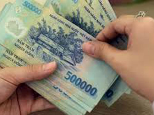 Giữ lương của người lao động là sai