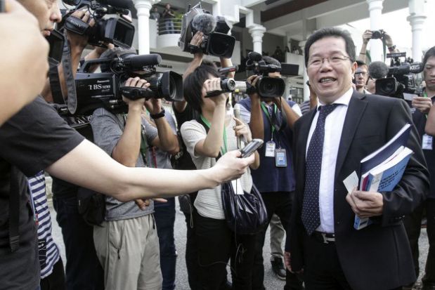 
Luật sư của nữ nghi phạm Indonesia. Ảnh: Malay Mail Online
