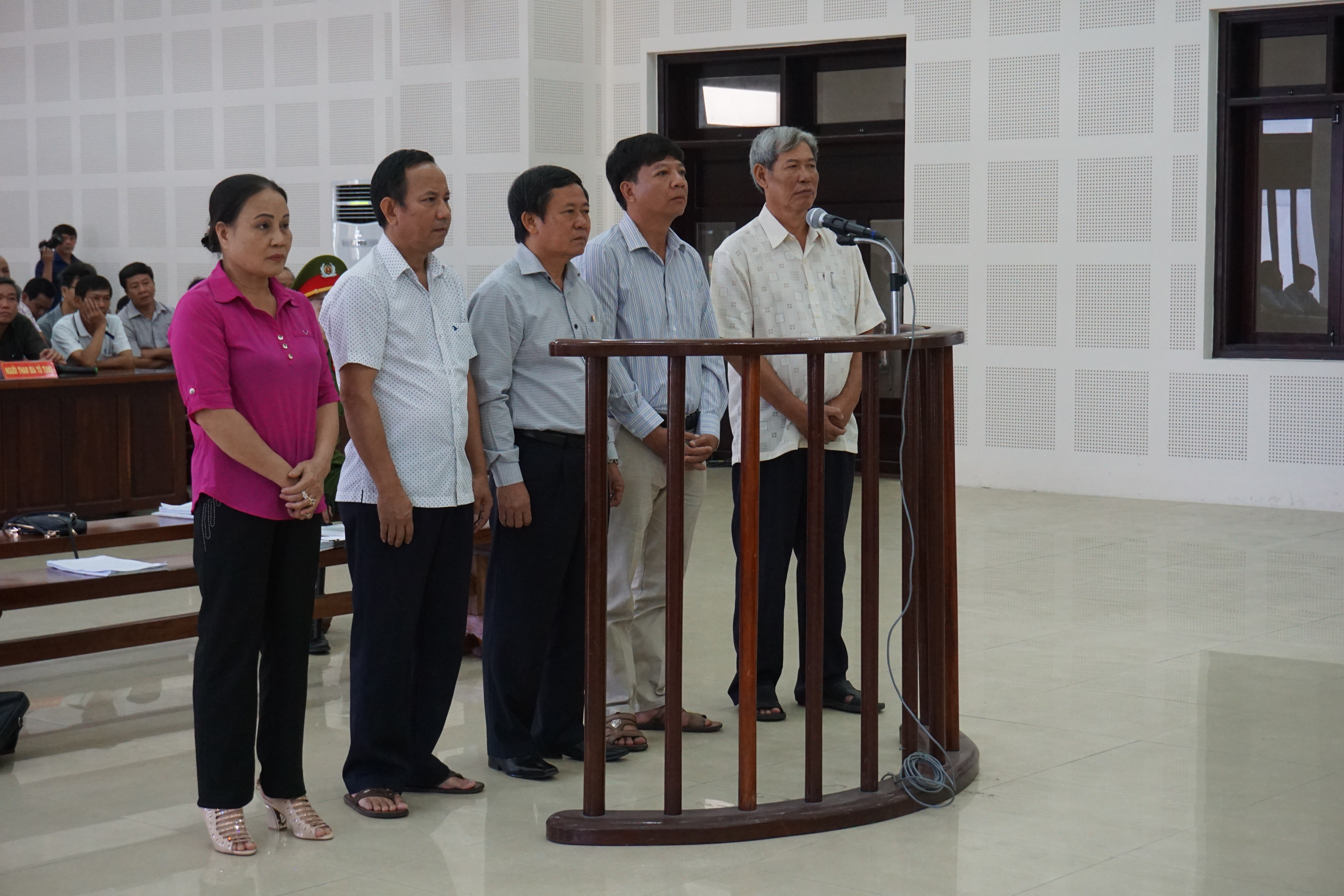 Trả hồ sơ điều tra bổ sung vụ kỳ án gỗ trắc lớn nhất Miền Trung