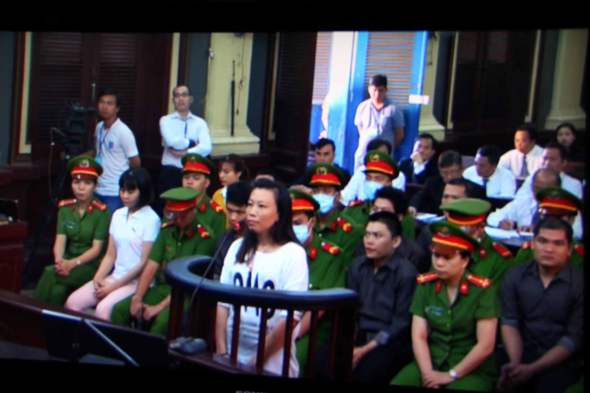 Nhóm khủng bố "đốt sạch, giết sạch, phá sạch" ra tòa