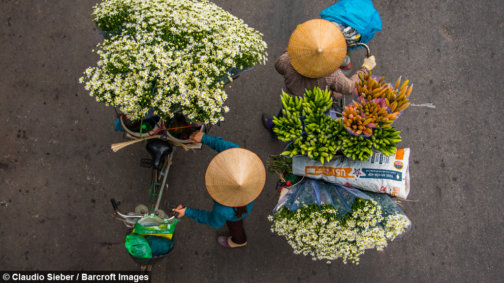 Chùm ảnh đẹp về những người bán hàng rong ở Hà Nội