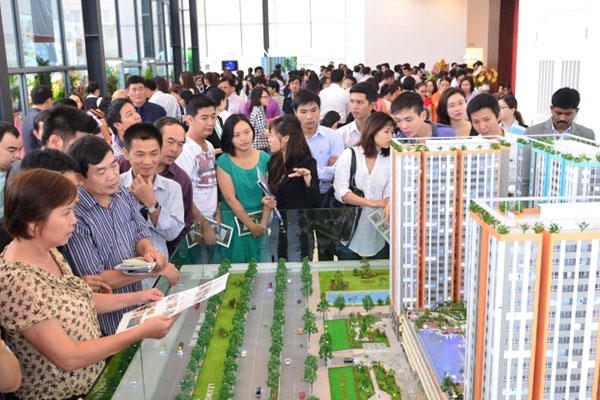 Tiền rót vào bất động sản đã giảm