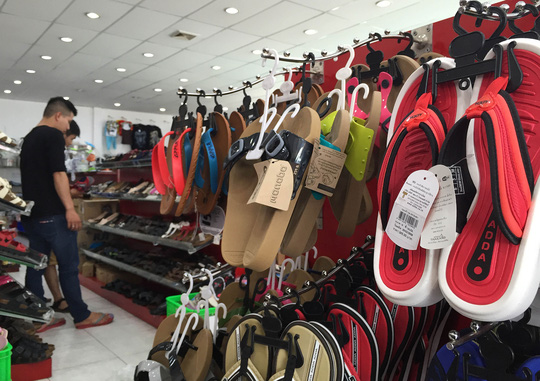 E dè hàng Trung Quốc, người tiêu dùng chuộng hàng Thái
