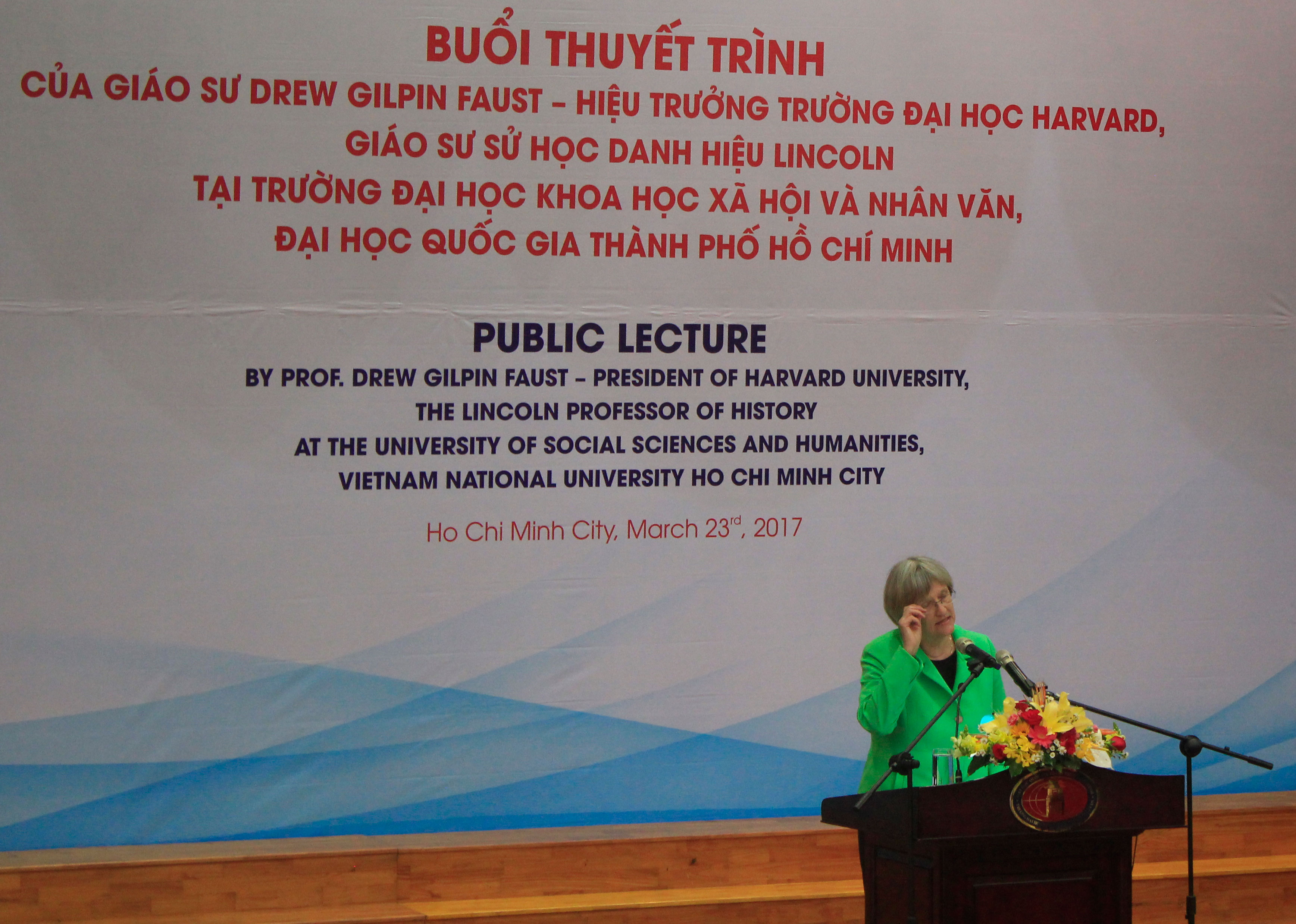 Hiệu trưởng ĐH Harvard: Đến Việt Nam để hiểu nước Mỹ