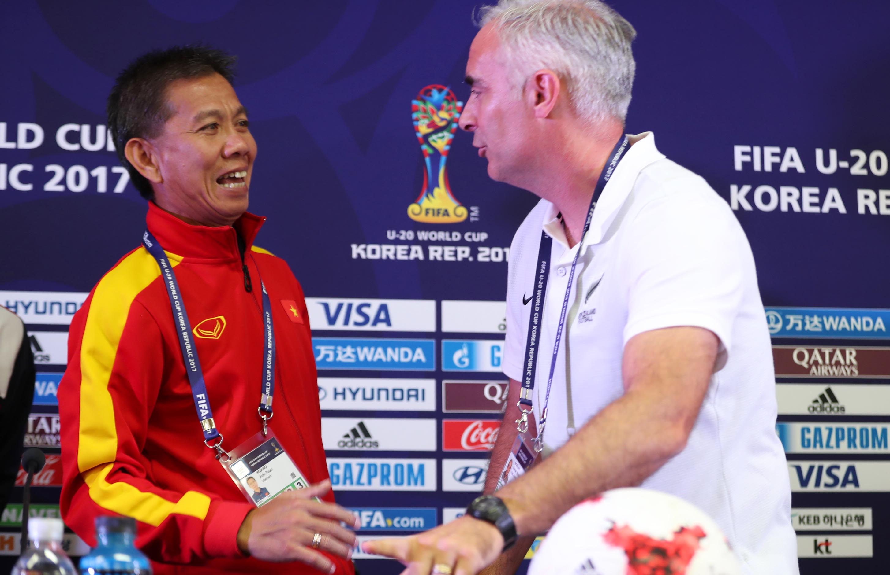 HLV Hoàng Anh Tuấn không lên U23, chọn U15