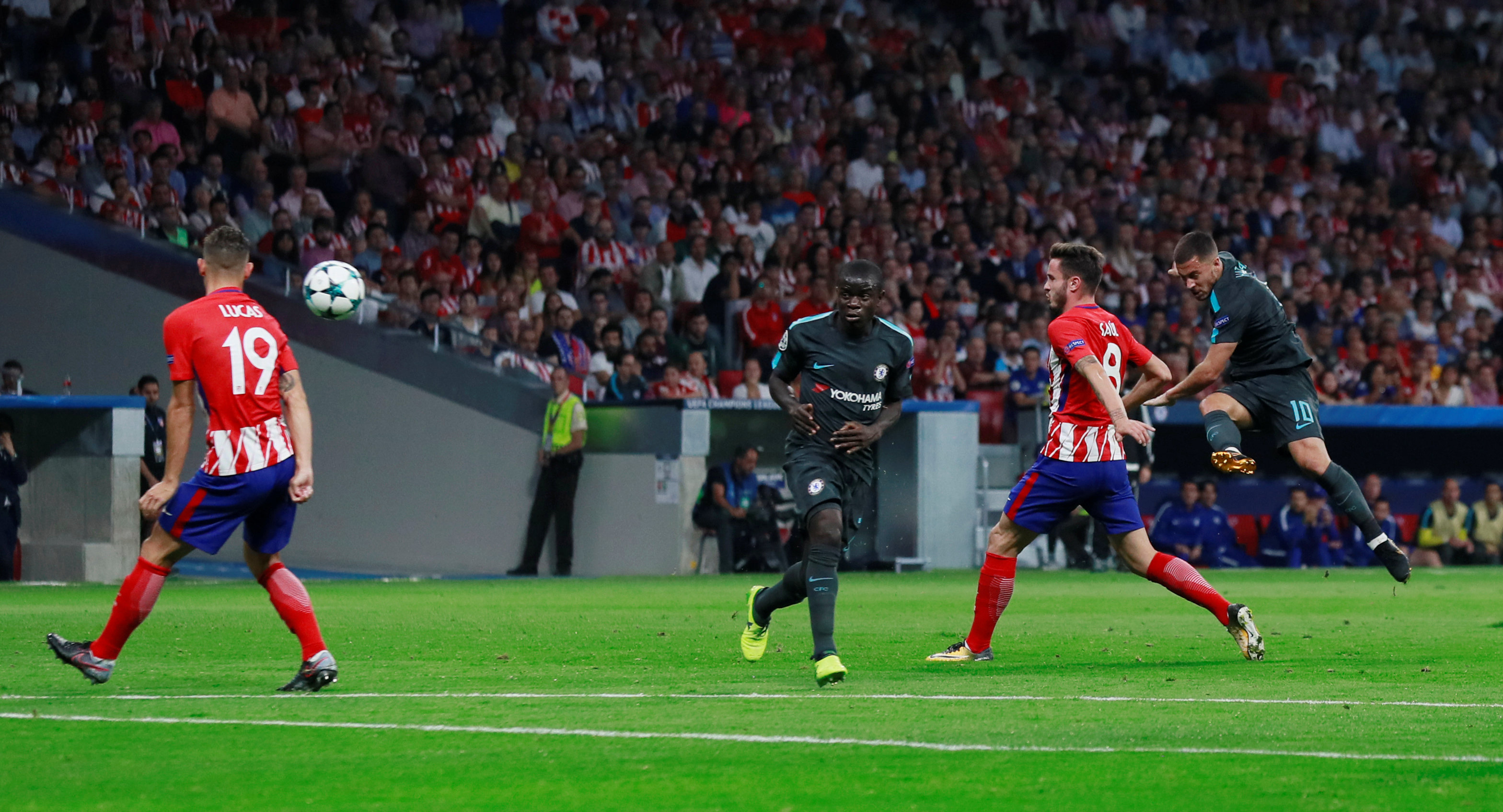 Chelsea bay cao với Hazard - Ảnh 1.