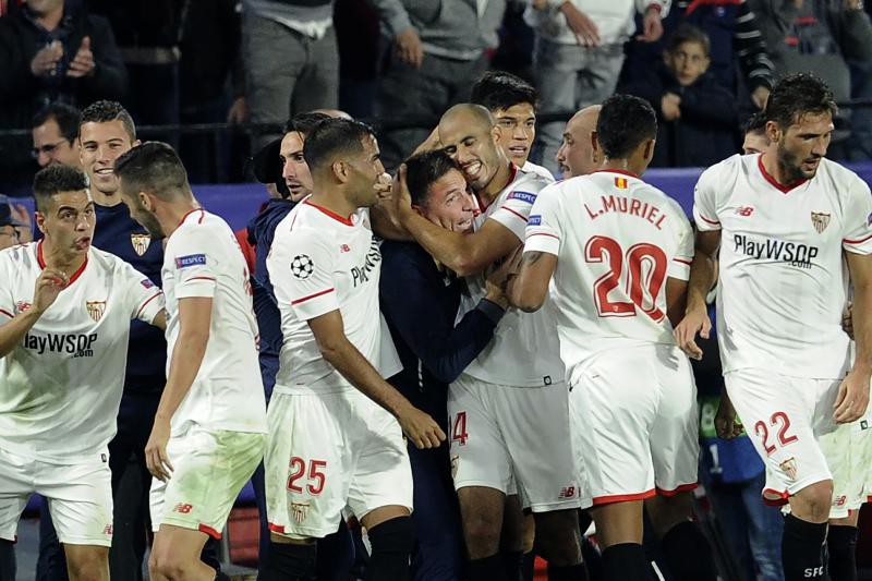 Làng bóng đá động viên HLV bị ung thư của Sevilla