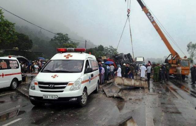 Bắt tài xế làm lật xe khiến 2 người chết, 5 người bị thương
