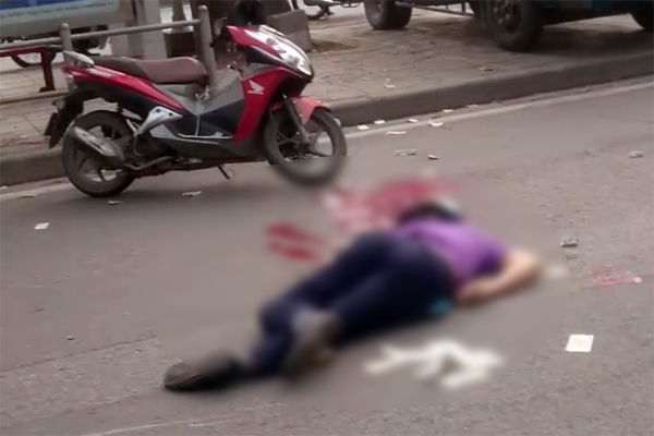 Người đi trước rơi mũ lưỡi trai, người đi sau tử vong