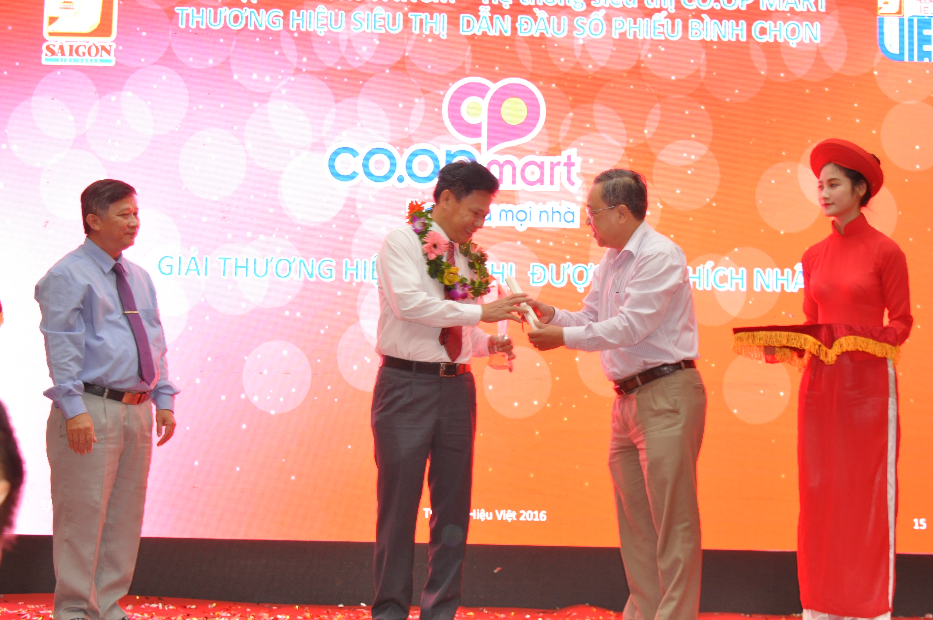 30 doanh nghiệp nhận giải Thương hiệu Việt được yêu thích nhất