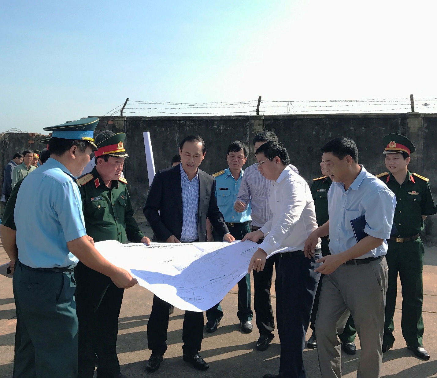 Cấp bách "cứu" sân bay Tân Sơn Nhất