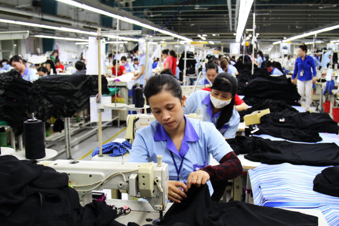Giảm lương hưu của lao động nữ: Món quà đắng chát cho ngày 20-10 - Ảnh 1.