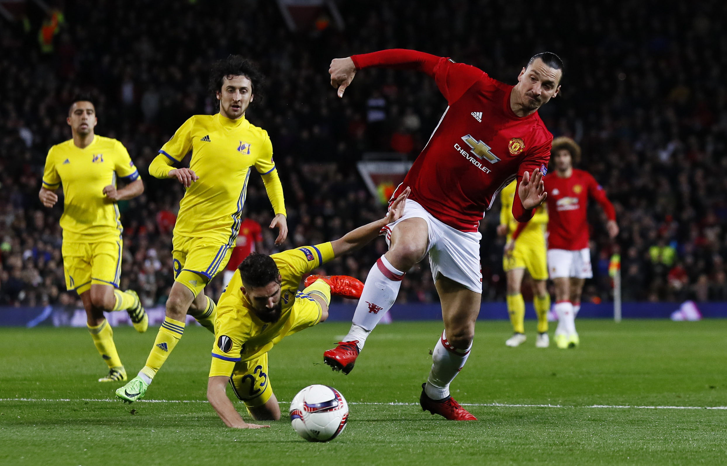 Ibrahimovic vẫn là chỗ dựa lớn nhất cho hàng công M.U Ảnh: REUTERS