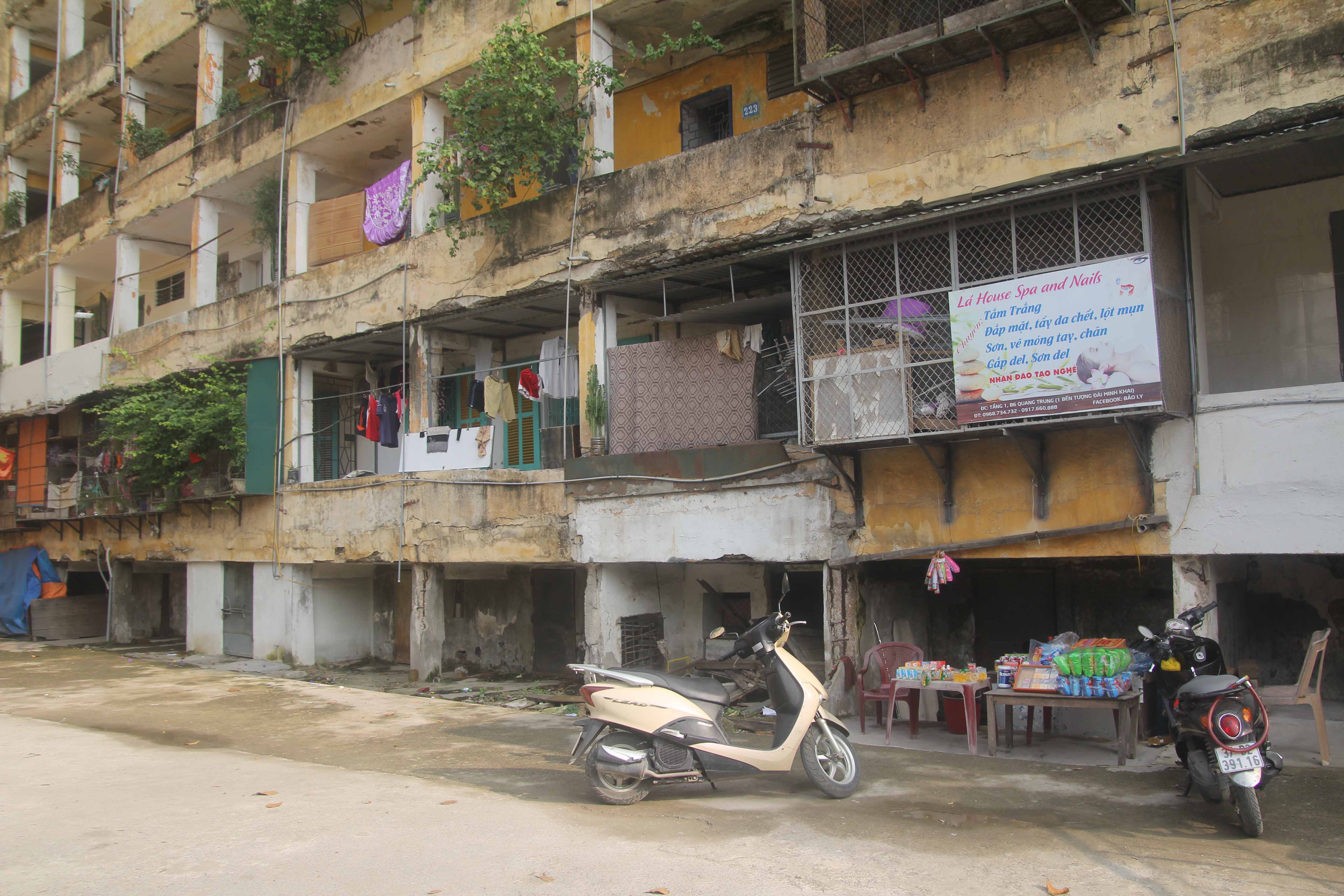 Lo chung cư sập
