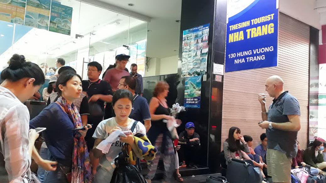 “Méo mặt” mua vé xe Tết