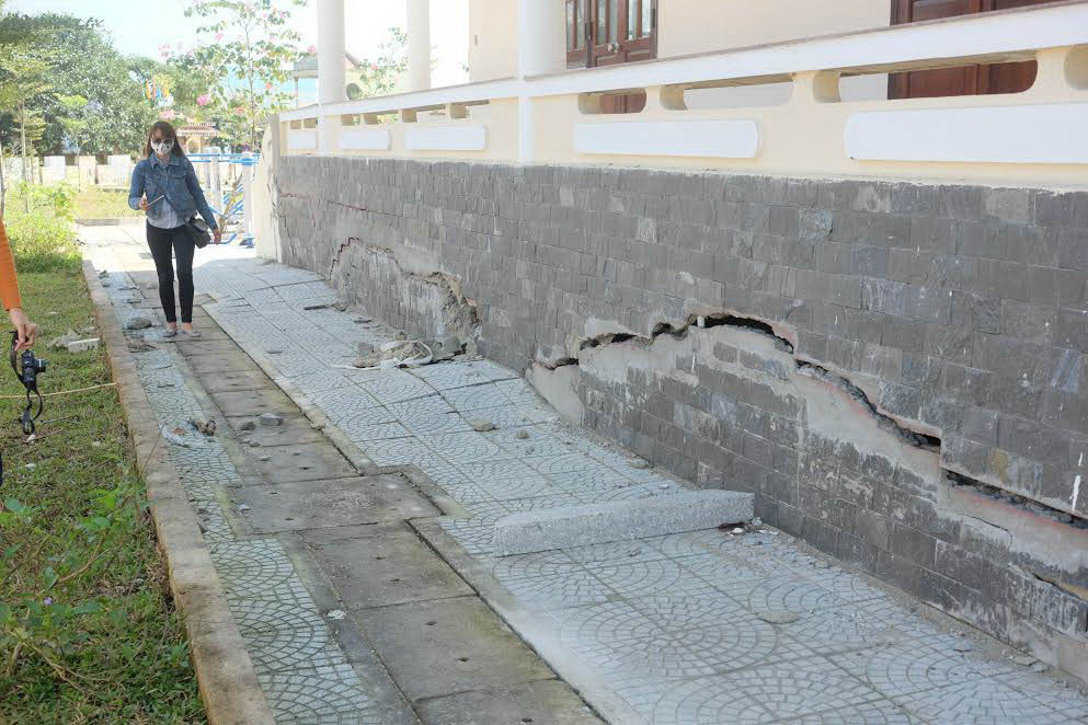 Phần móng của tòa nhà bị nứt, lún nặng
