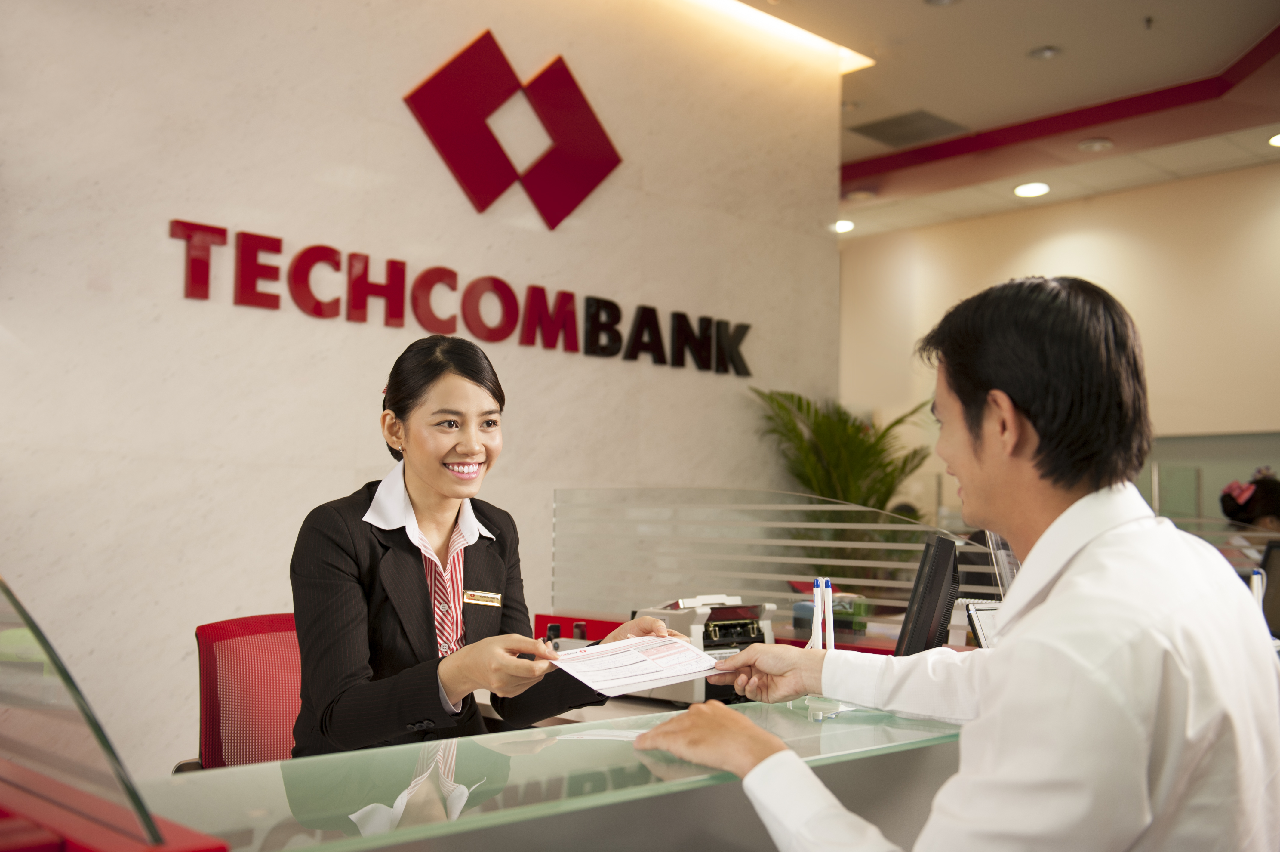 Techcombank được S&P nâng hạng triển vọng tín nhiệm