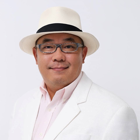 Khaisilk lộ hình "con buôn"