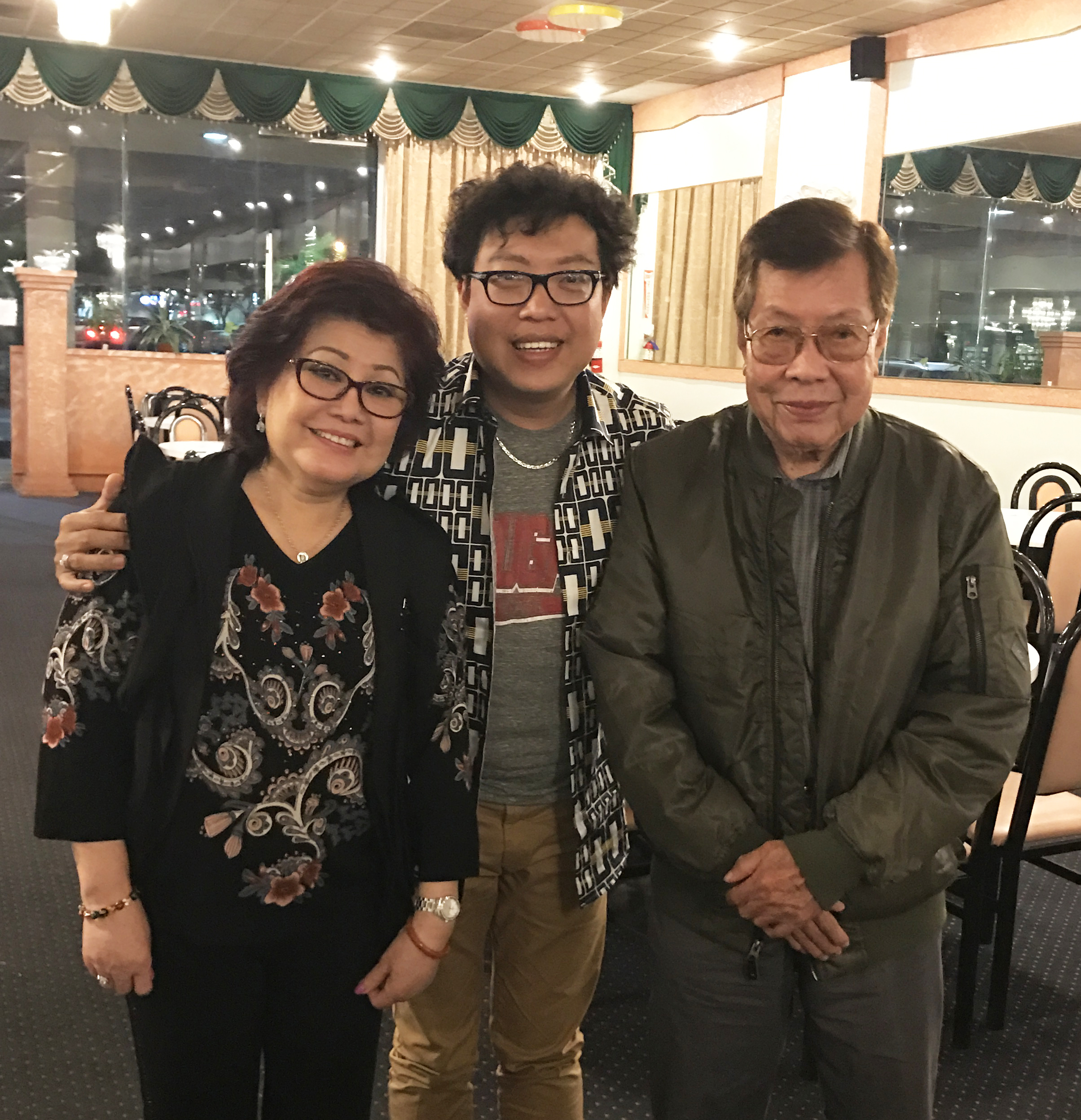 Nghệ sĩ thương tiếc soạn giả Yên Lang - Ảnh 1.