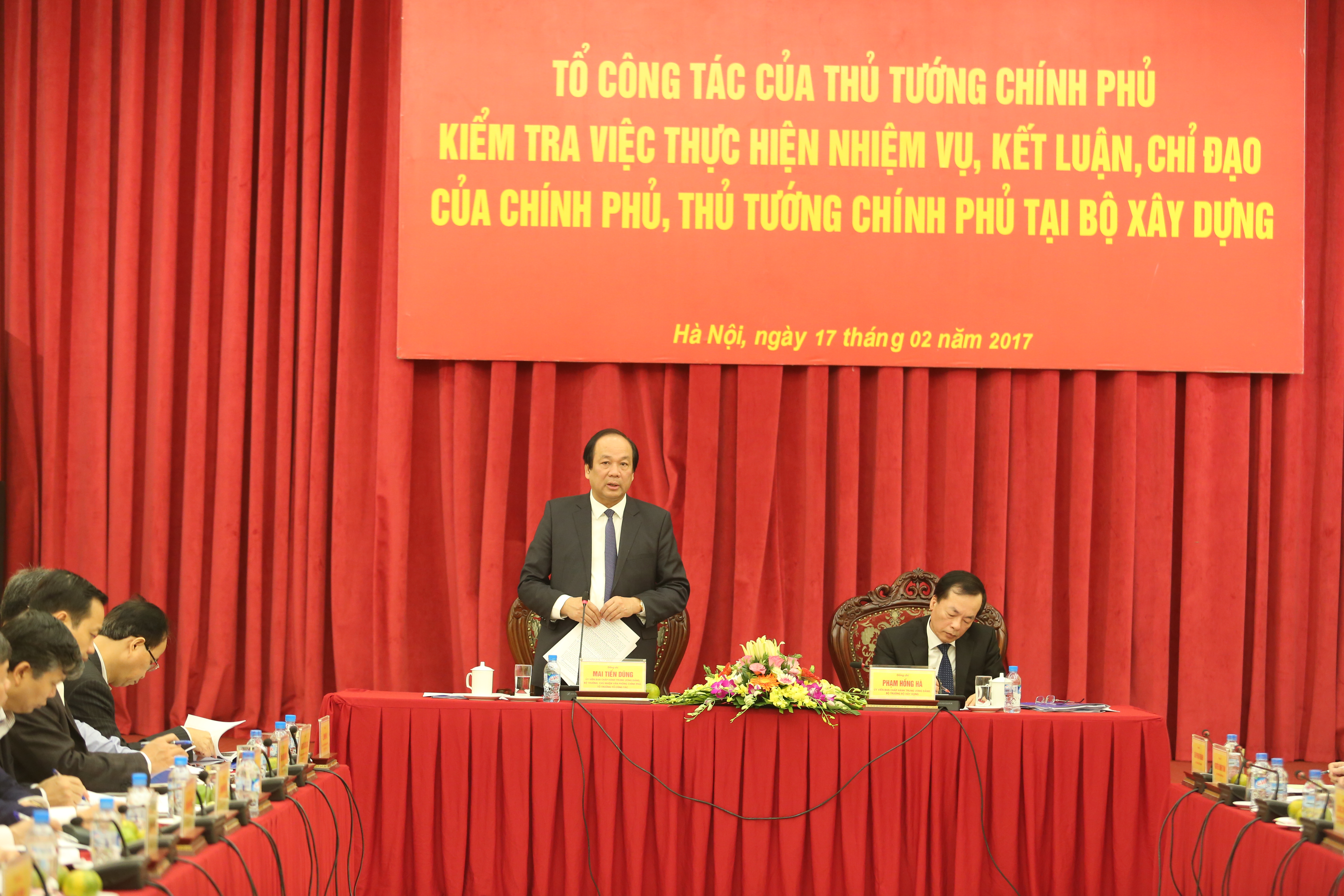 Đừng để "cái gì cũng phải xếp hàng lên Bộ"