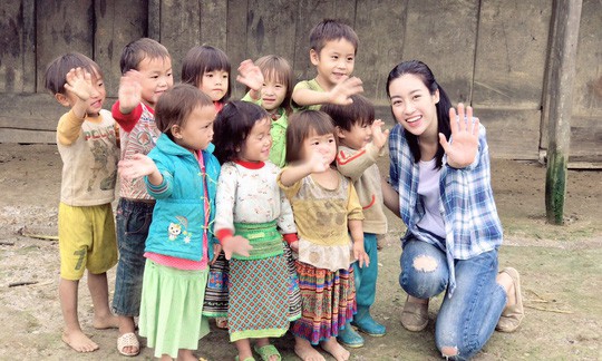 Mỹ Linh vào tốp 5 "Người đẹp nhân ái" tại Miss World 2017