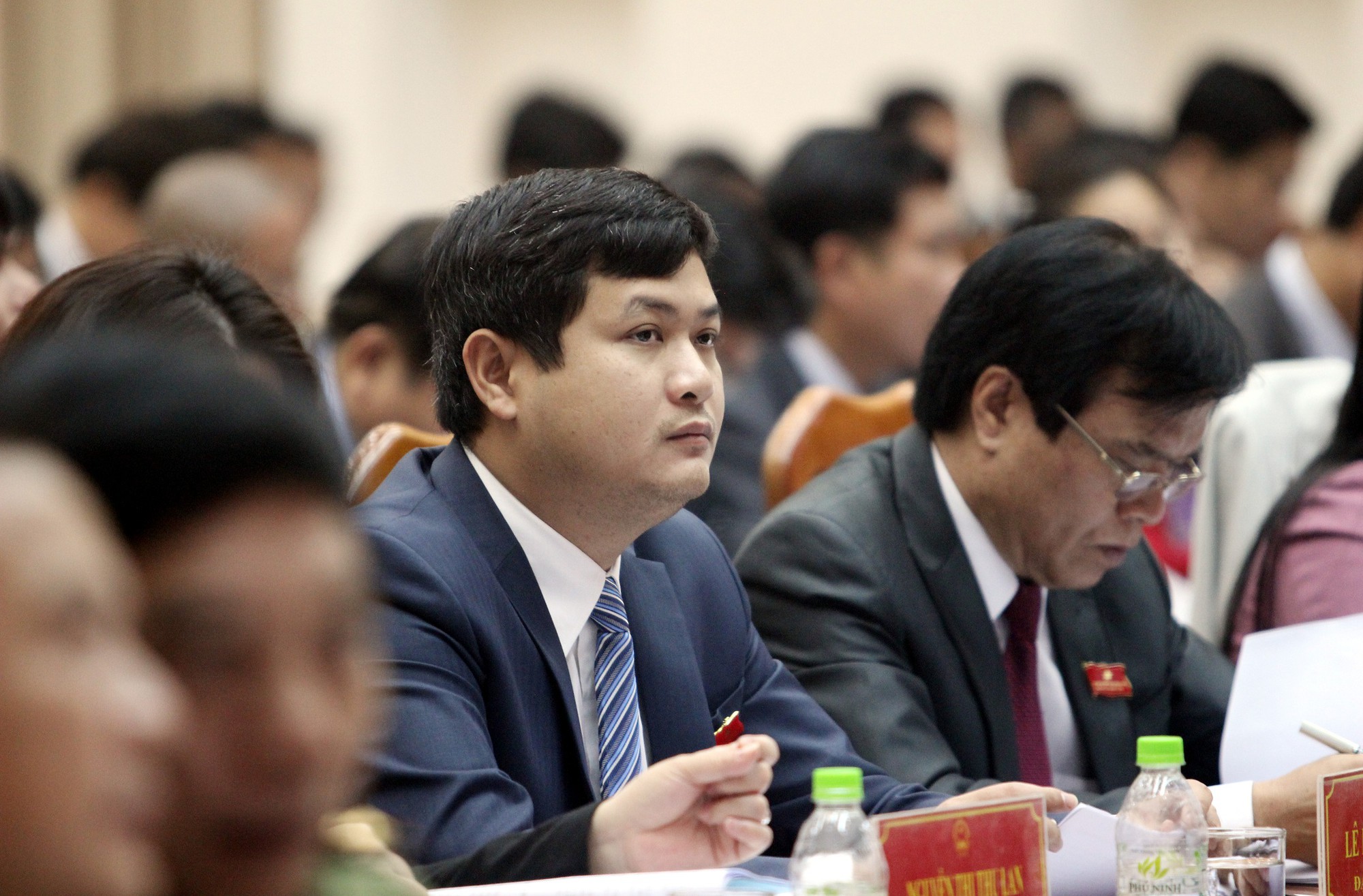 Chặn đường "cả họ làm quan..."