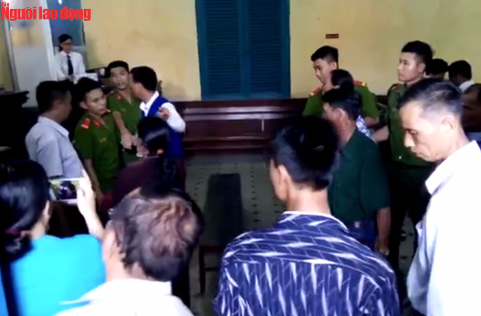 Đại n&aacute;o ph&aacute;p đ&igrave;nh, ngồi t&ugrave; như chơi! - Ảnh 2.