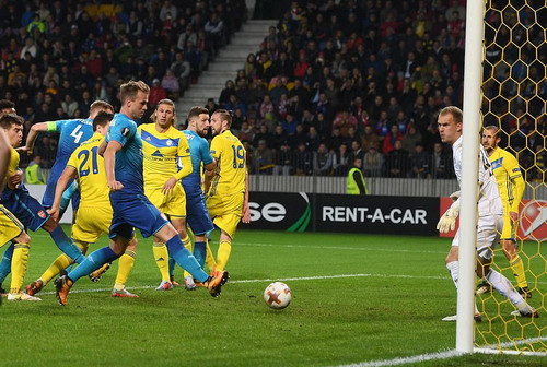 Walcott lỡ hat-trick, Giroud ghi bàn thứ 100 cho Arsenal - Ảnh 4.