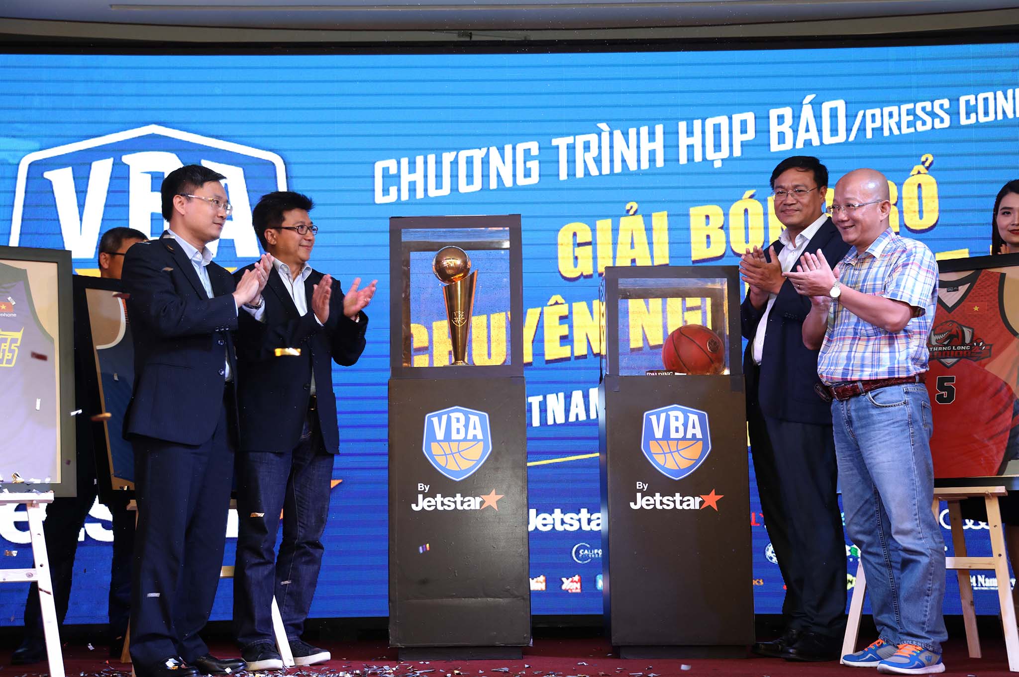 Thưởng 10 triệu đồng/1 điểm cho tuyển bóng rổ tại SEA Games