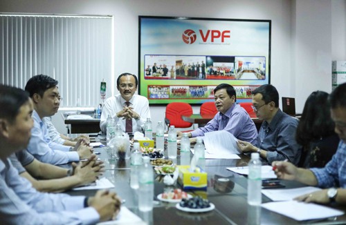 Bầu Thắng lên tiếng về "lương khủng" ở VPF