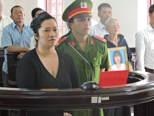Vợ bí thư xã giết người, quỵt nợ thoát án tử