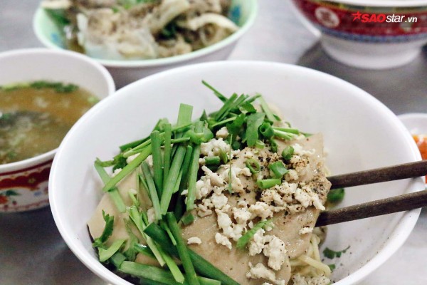 Quán hủ tiếu cật 60 năm mê hoặc thực khách Sài thành