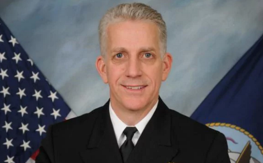 Đ&ocirc; đốc Bruce Loveless. Ảnh: AP