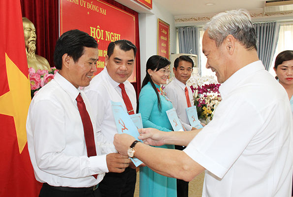 Đồng Nai: Công bố hàng loạt quyết định nhân sự