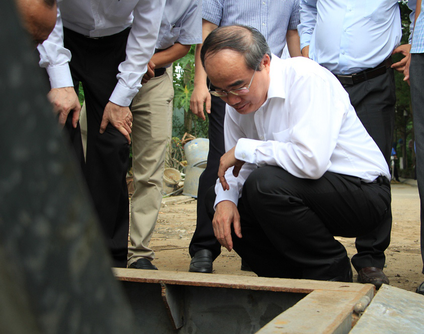 Bí thư Nguyễn Thiện Nhân thị sát siêu máy bơm chống ngập trước giờ vận hành