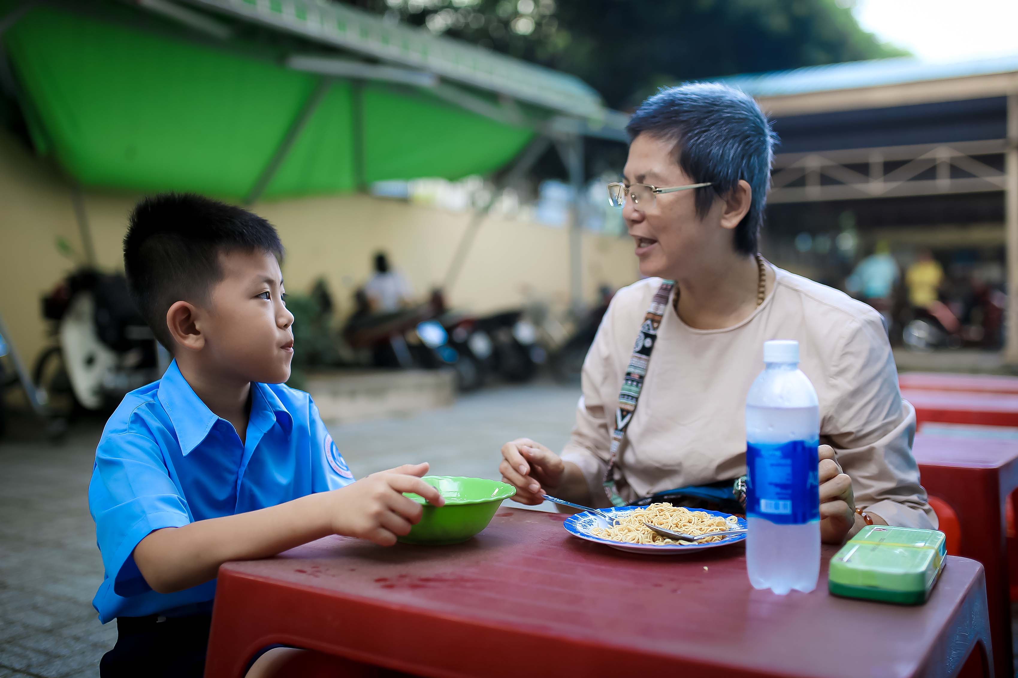 Háo hức xen lẫn lo âu ngày tựu trường - Ảnh 2.