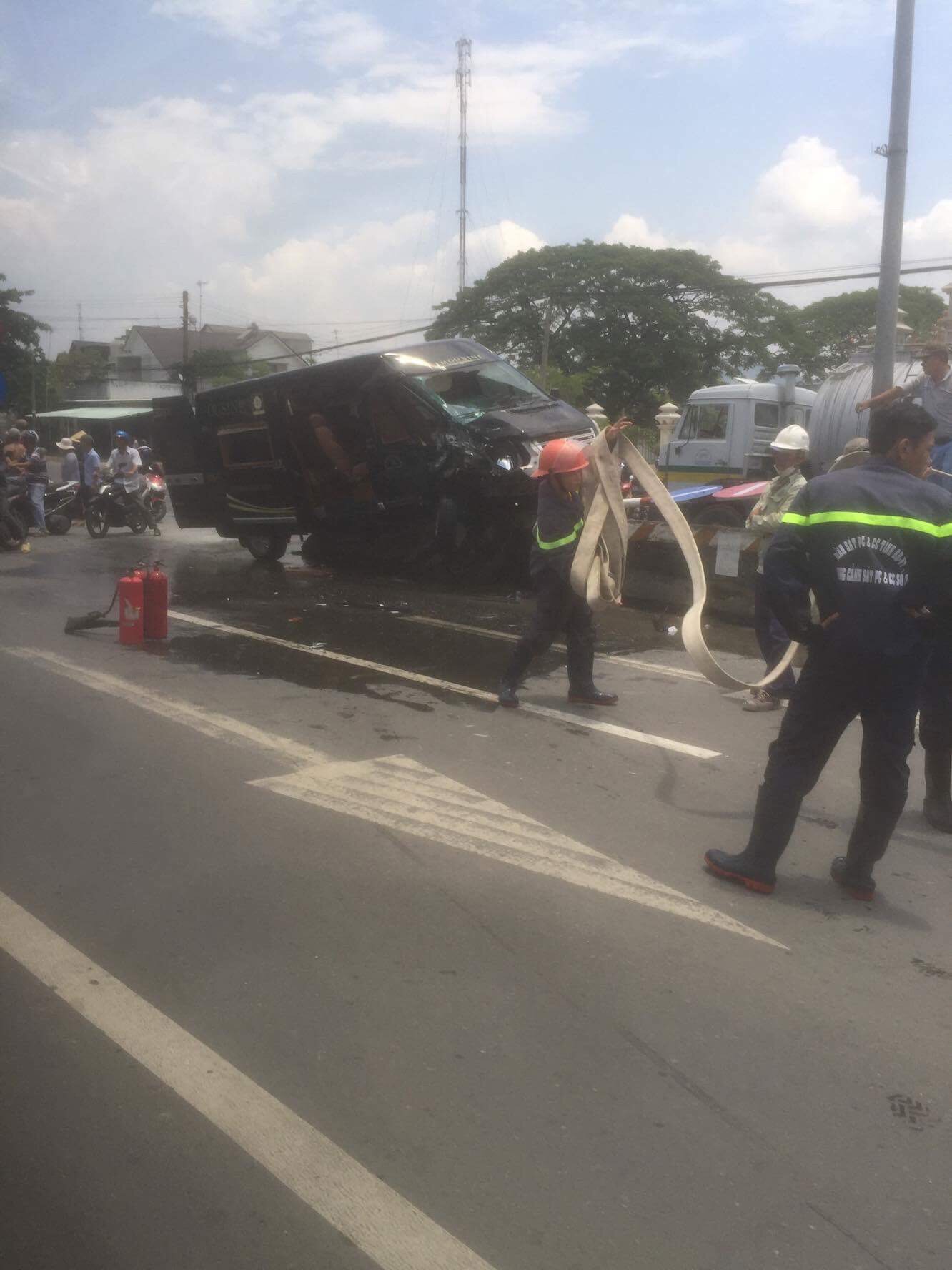 Rõ lý do xe Limousine và xe tải tông nhau