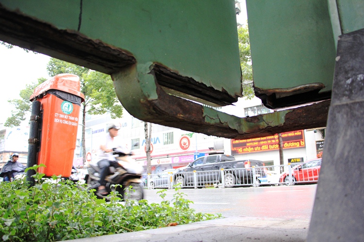 To&agrave;n cảnh hoang phế của trạm th&ocirc;ng tin xe bu&yacute;t, du lịch - Ảnh 2.