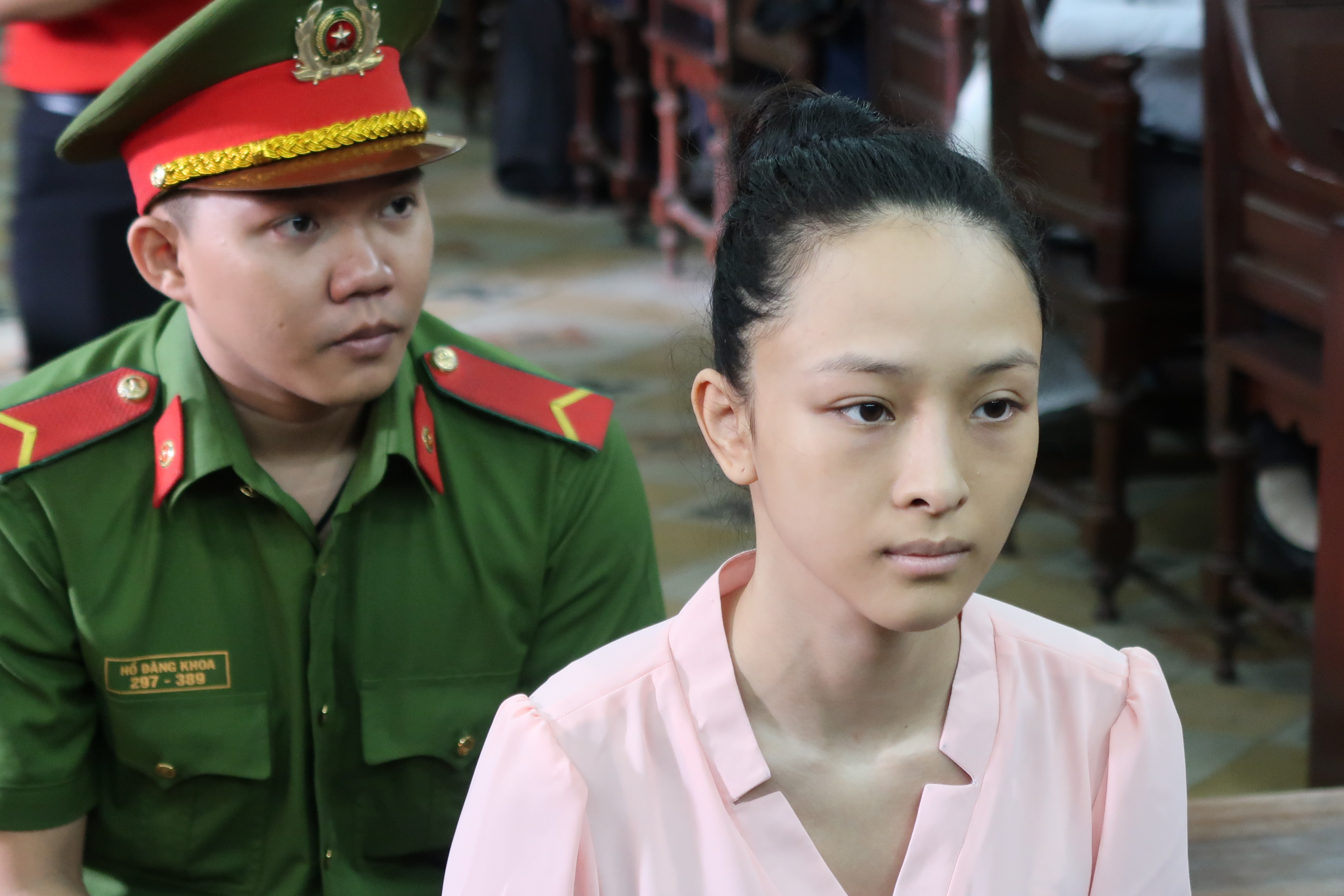 Ông Cao Toàn Mỹ đưa Phương Nga ra nước ngoài ngắm trăng?