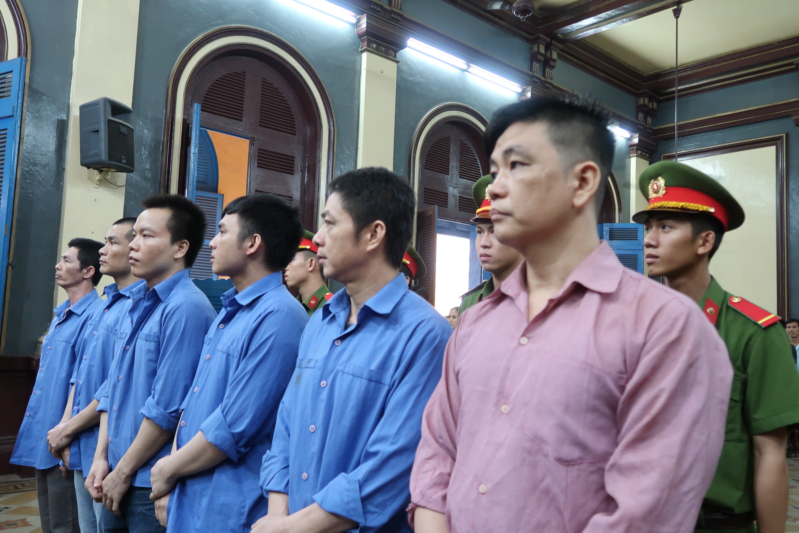 Băng "đầu gấu" Bến xe Miền Đông được trả tự do